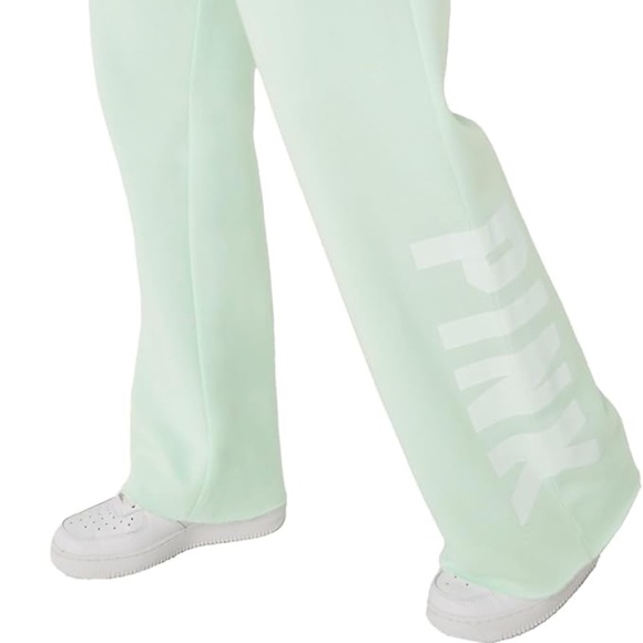 Pink Victoria’s Secret Heritage Fleece Sweatpants in Pistachio sz large NWT - Picture 2 of 5